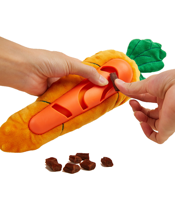 fofos-cute-carrot-treat-dispensing-dog-toy -3